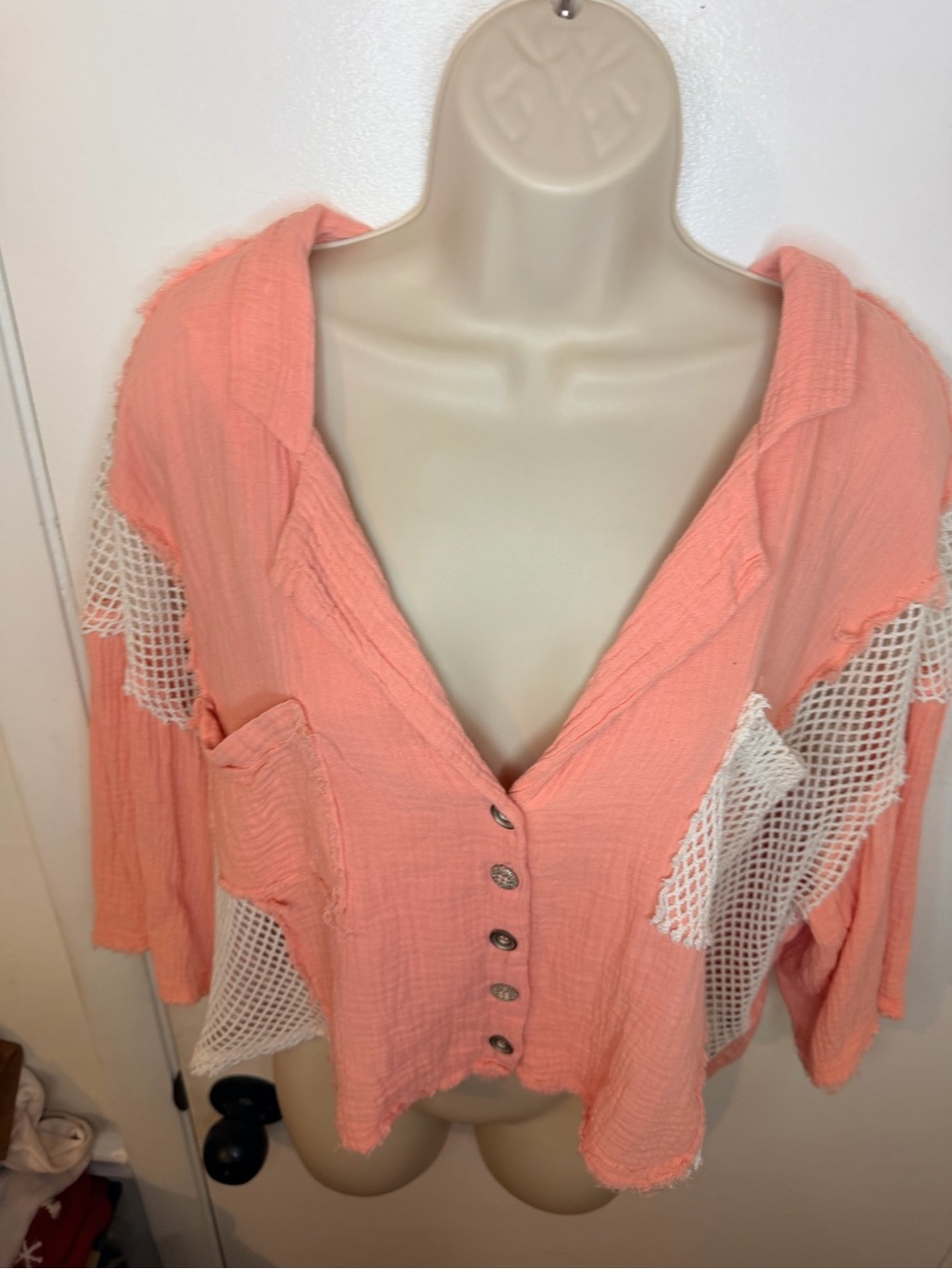 Pol Coral Gauze And Fishnet Button Down Oversized Cropped Top Size L - Picture 7 of 12